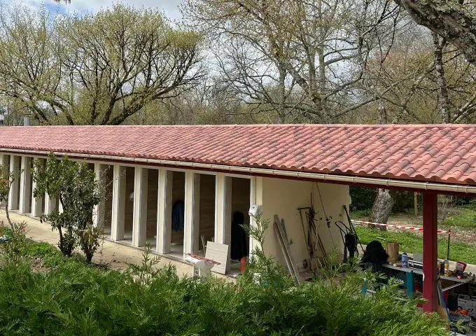 Panneaux sandwich toiture Bordeaux, bac acier isolant pour couverture isolée Gironde.
