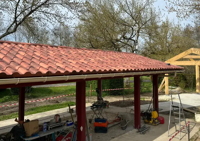 Panneaux sandwich toiture Bordeaux, bac acier isolant pour couverture isolée Gironde.